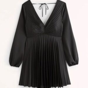 Abercrombie & Fitch 	
Women's
Long-Sleeve Satin Pleated Mini Dress